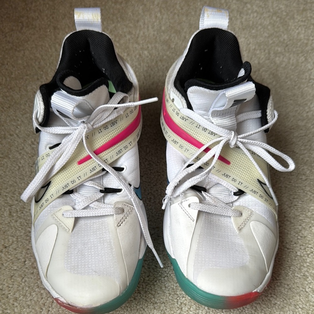 Nike Trendy Multicolor Low Sneakers